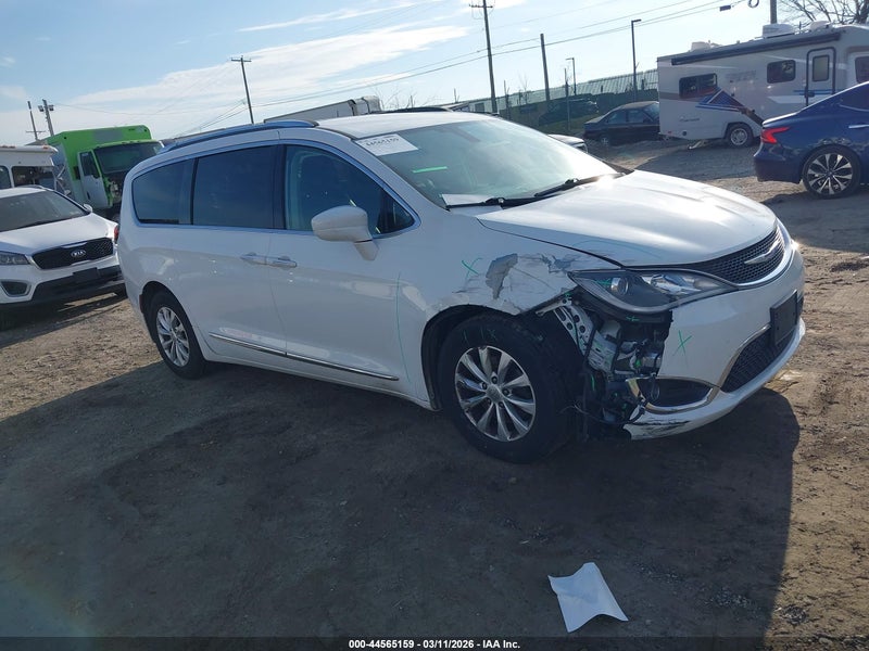 2018 CHRYSLER PACIFICA Lot #44565159 — VINARCHIVE