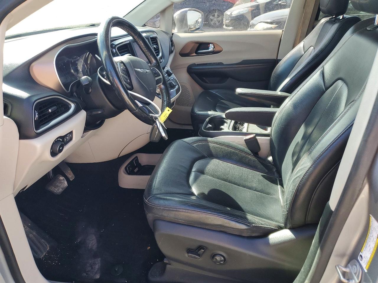 2019 Chrysler PACIFICA TOURING L Lot #46165796 — VINARCHIVE