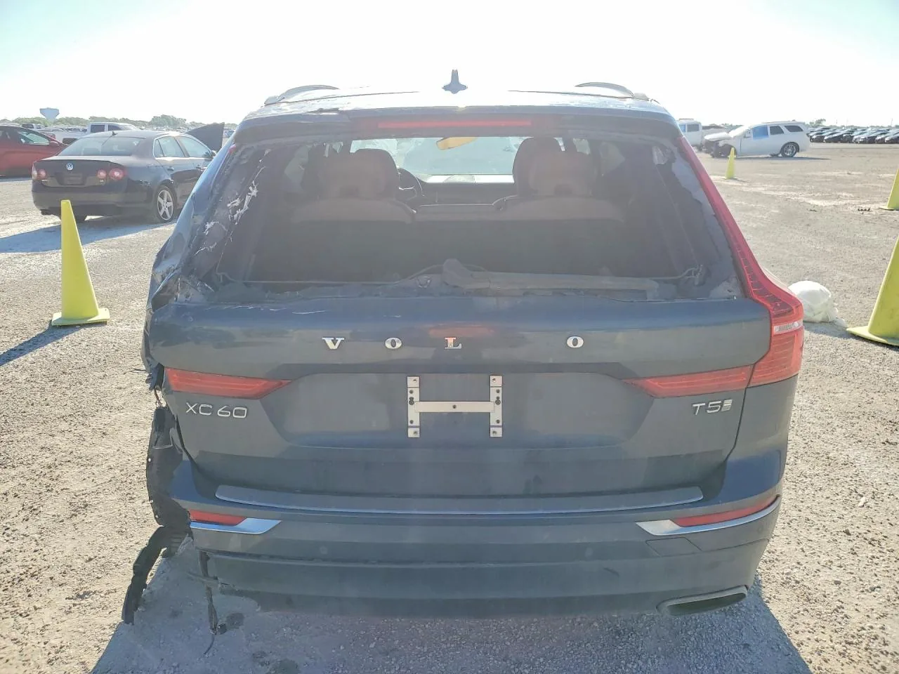 2020 Volvo XC60 T5 INSCRIPTION Lot #47621476 thumbnail 2