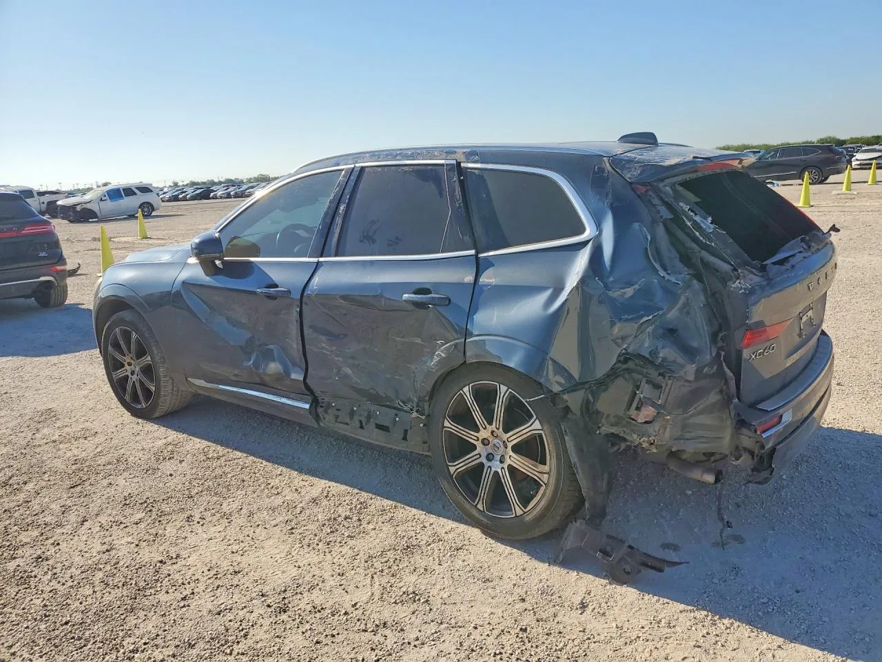 2020 Volvo XC60 T5 INSCRIPTION Lot #47621476 thumbnail 4