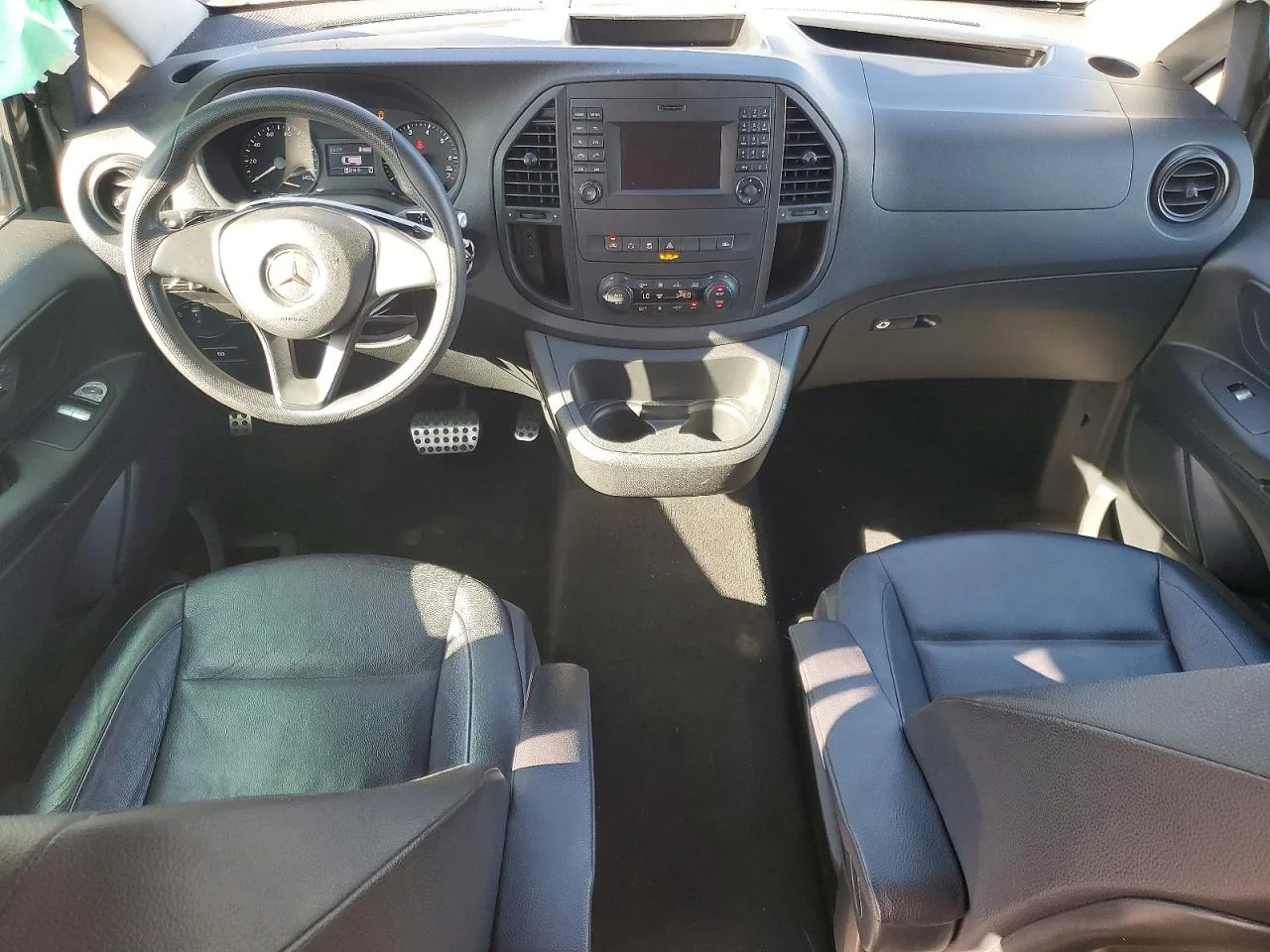 2017 Mercedes-benz METRIS