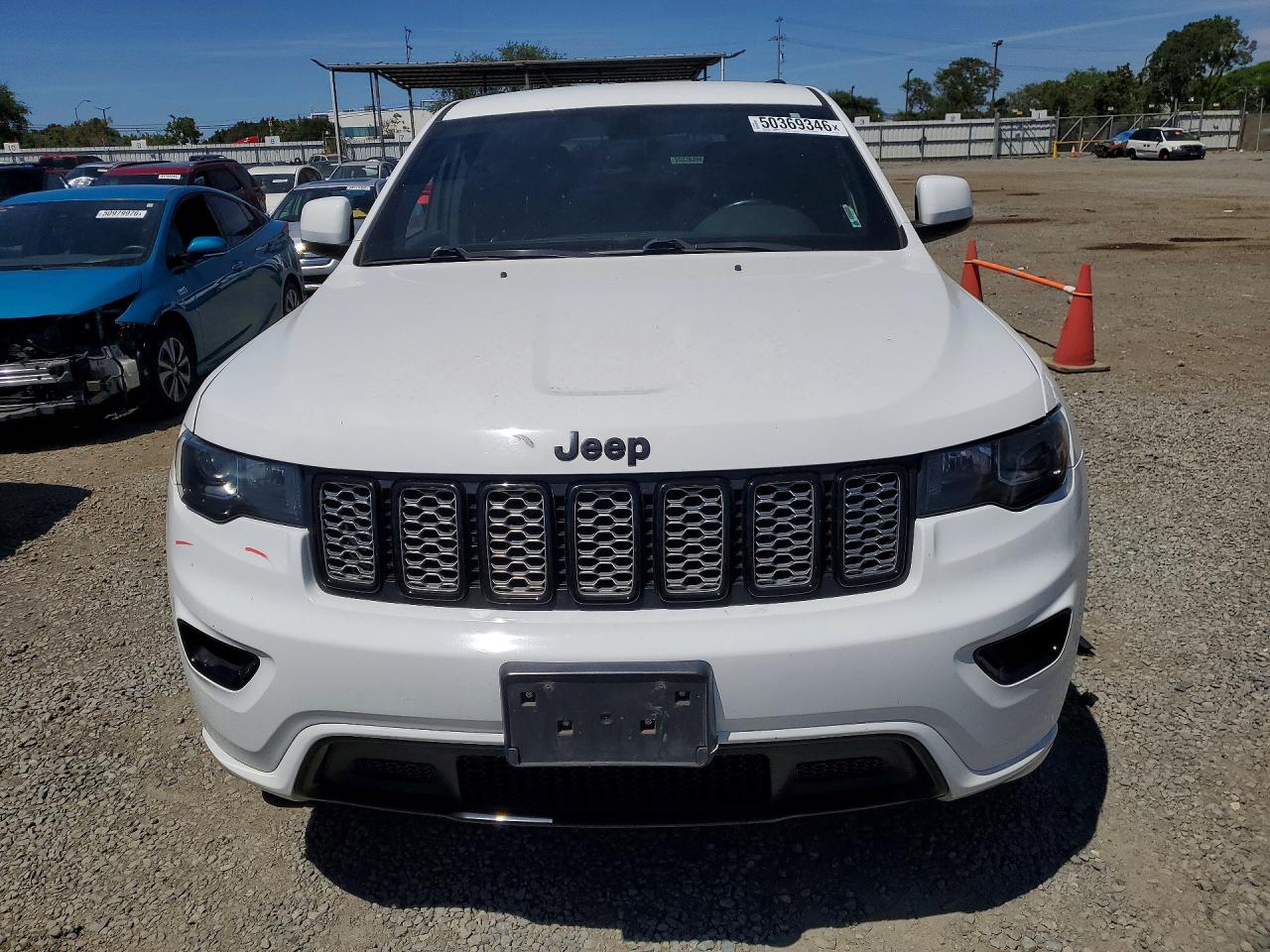 2018 Jeep GRAND CHEROKEE LAREDO Lot #50369346 — VINARCHIVE