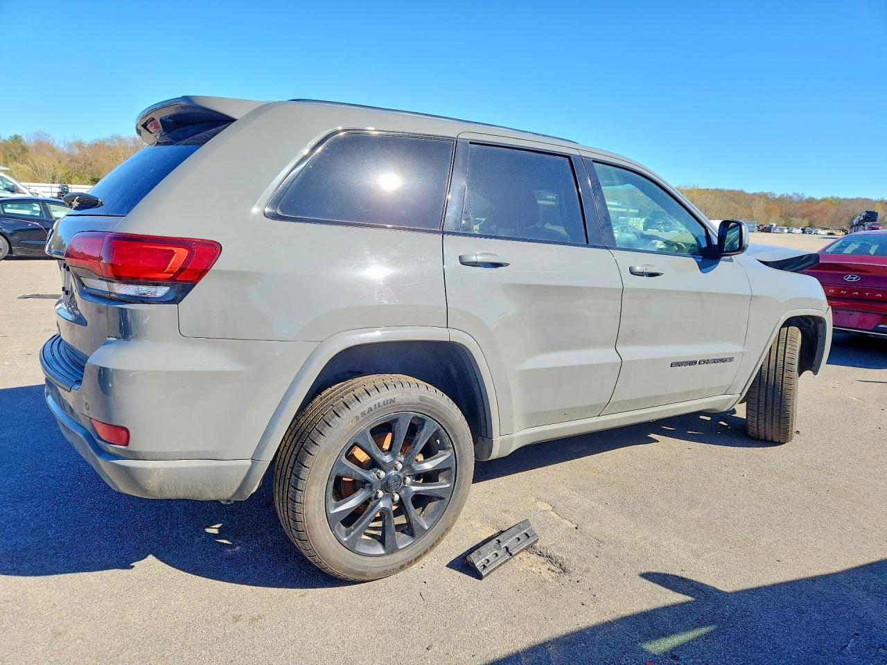 2020 Jeep GRAND CHEROKEE LAREDO Lot #51101916 — VINARCHIVE