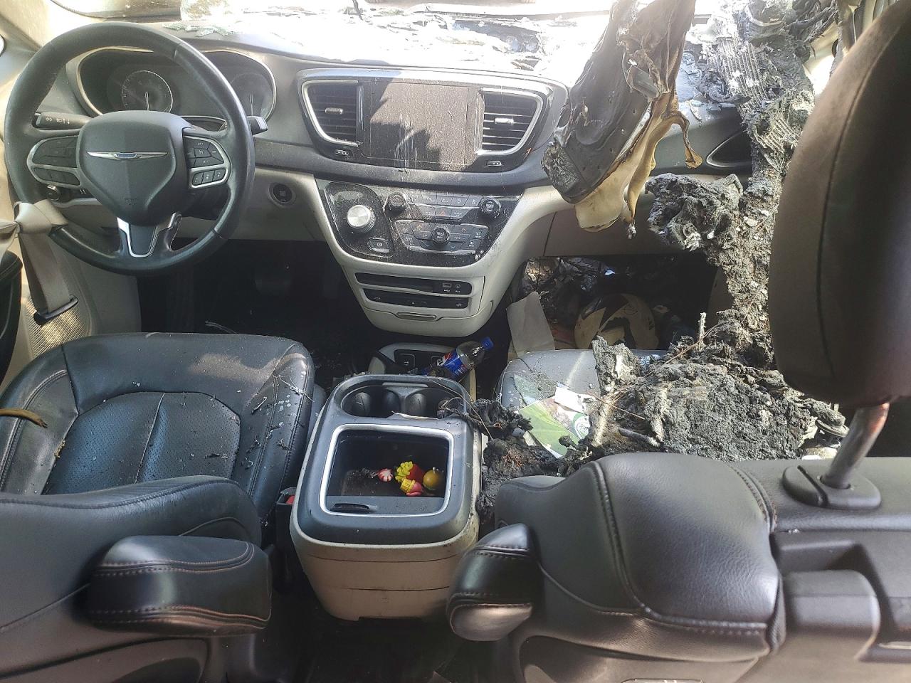 2020 Chrysler PACIFICA TOURING L PLUS Lot #51137076 — VINARCHIVE