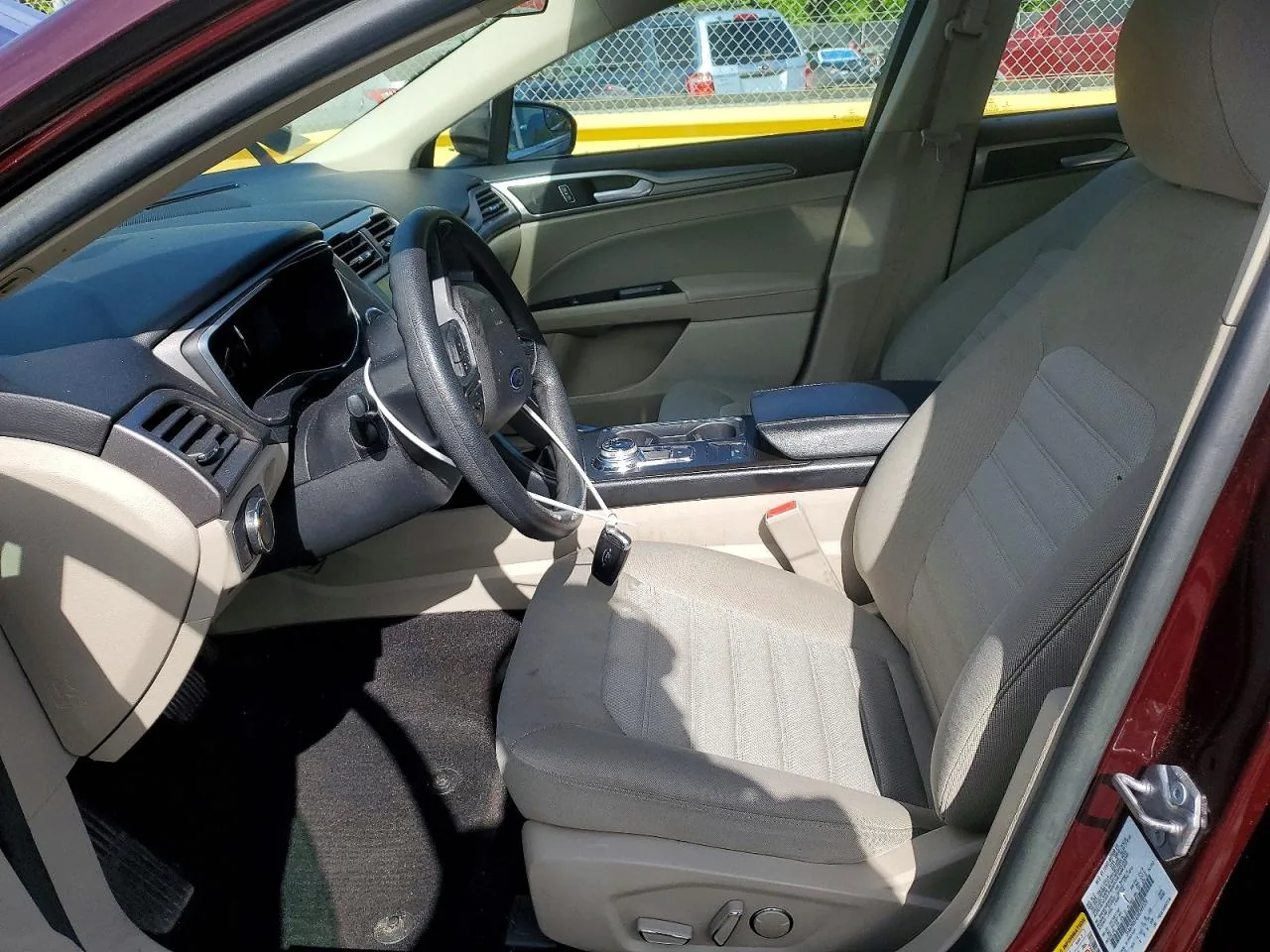 2017 Ford FUSION SE Lot #51573396 thumbnail 4
