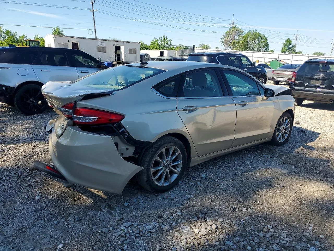 2017 Ford FUSION SE Lot #51725966 thumbnail 3
