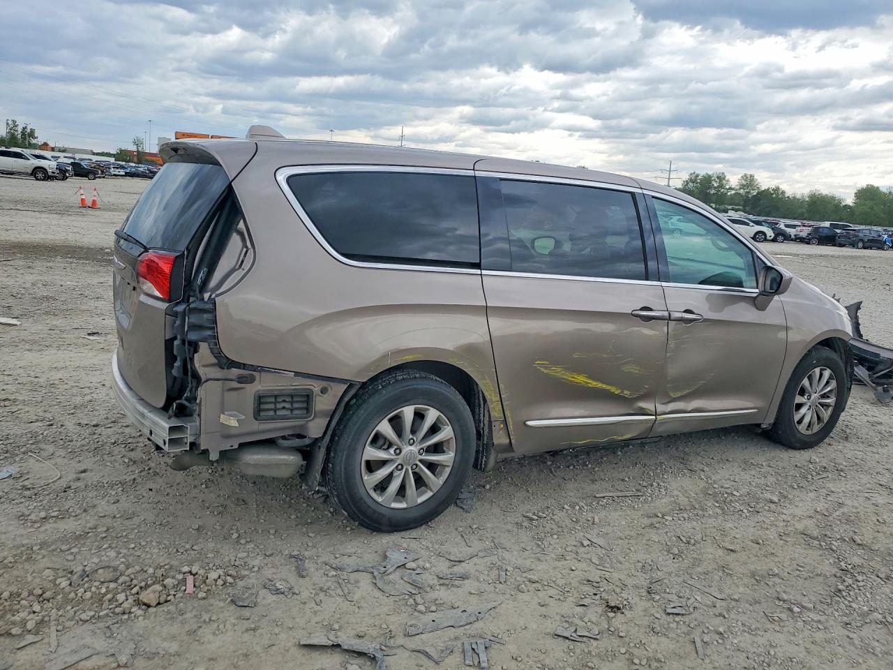 2018 Chrysler PACIFICA TOURING L PLUS Lot #52164646 — VINARCHIVE
