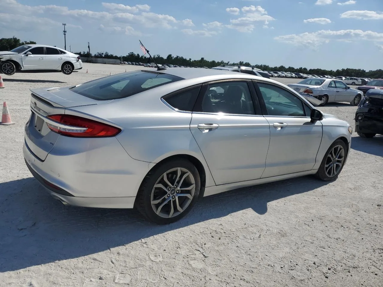 2017 Ford FUSION SE Lot #52534944 thumbnail 3