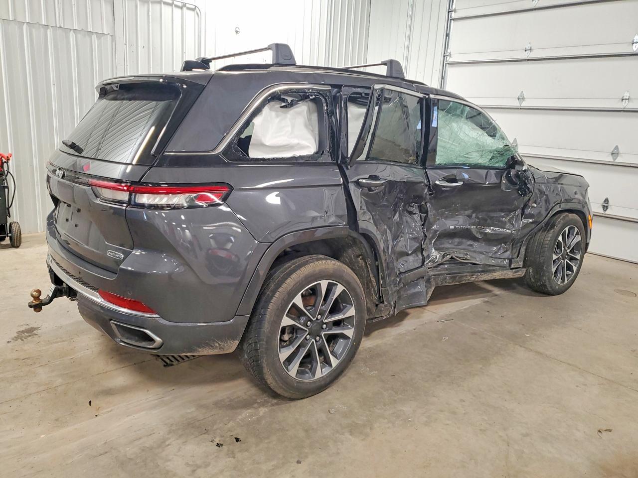 2023 Jeep GRAND CHEROKEE OVERLAND Lot #52583656 — VINARCHIVE