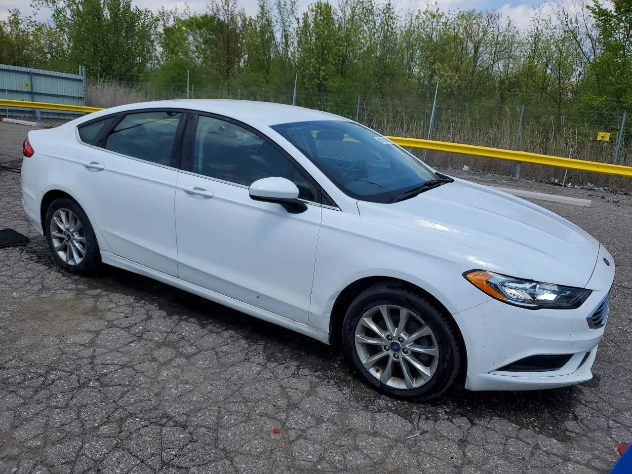 2017 Ford FUSION SE