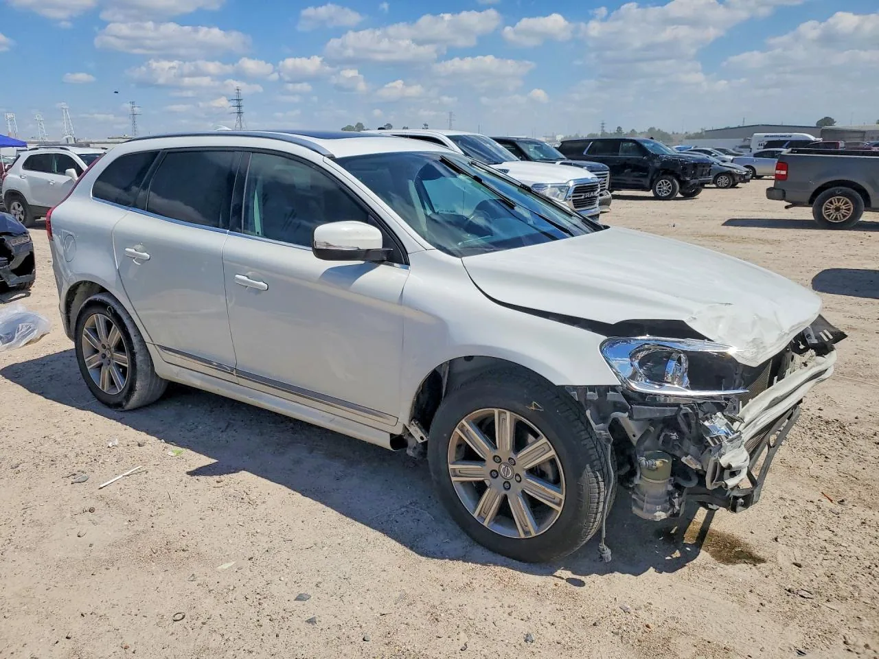 2017 Volvo XC60 T5 INSCRIPTION Lot #53115256 thumbnail 4