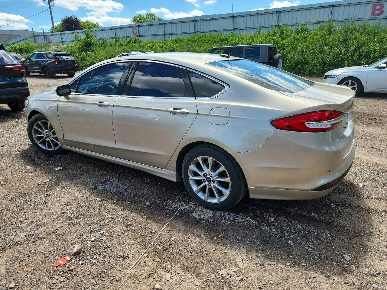 2017 Ford FUSION SE Lot #56709076 thumbnail 3