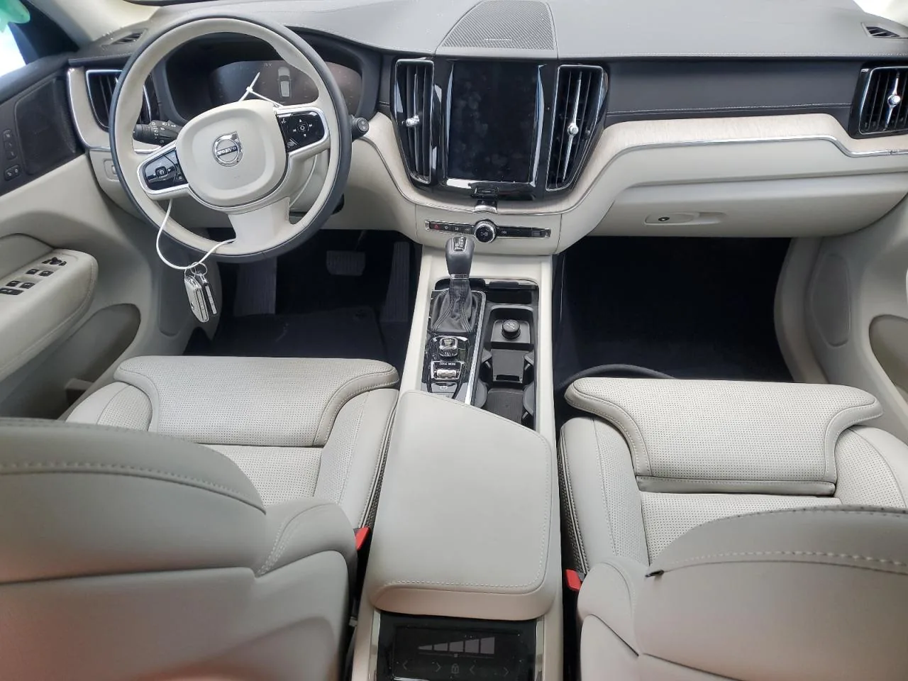 2019 Volvo XC60 T5 INSCRIPTION