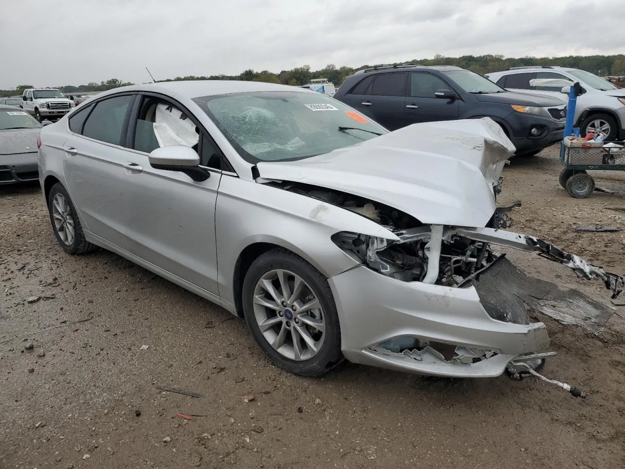2017 Ford FUSION SE