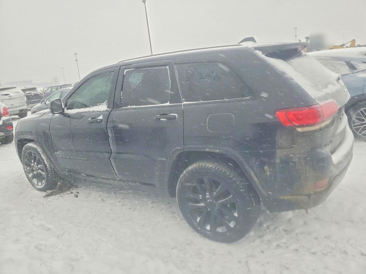 2018 Jeep GRAND CHEROKEE LAREDO Lot #98043765 — VINARCHIVE
